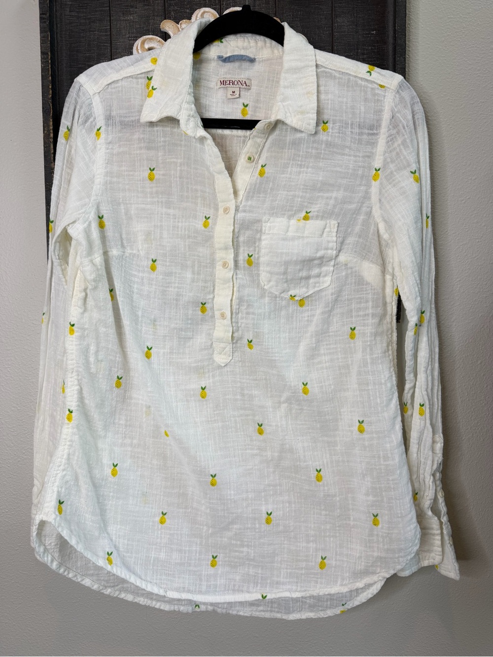 Merona 100% Cotton White Long Sleeve Pullover Shirt with Yellow Lemons Print